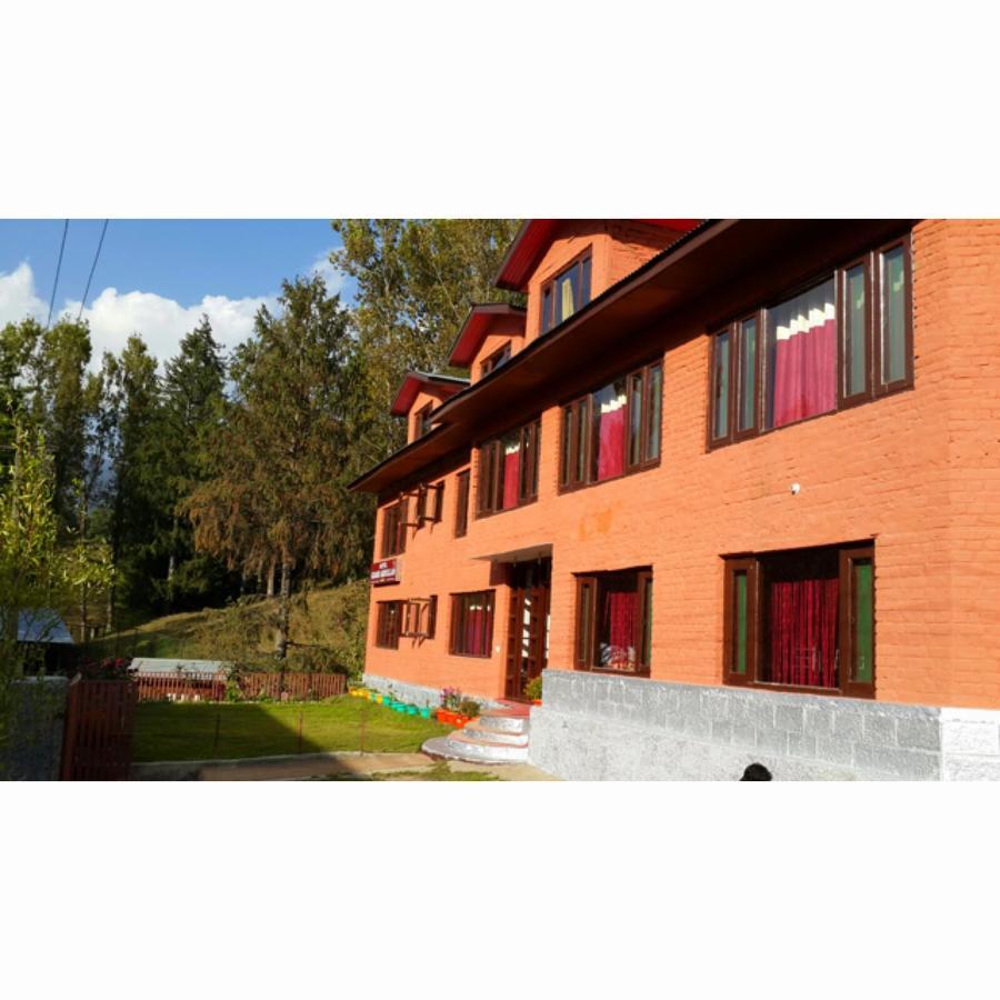 Hotel Grand Abdullah Pahalgam Bagian luar foto